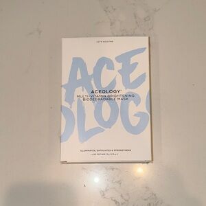 New Aceology Multi-Vitamin Brightening Mask - White and Blue